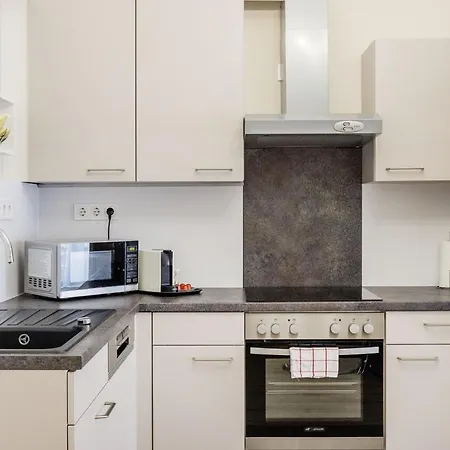 De Luxe 1-bedroom, 2-bathroom In The Center * Budapest