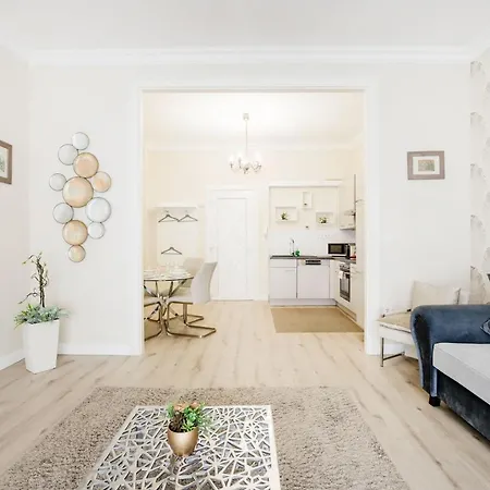 De Luxe 1-bedroom, 2-bathroom In The Center Budapest