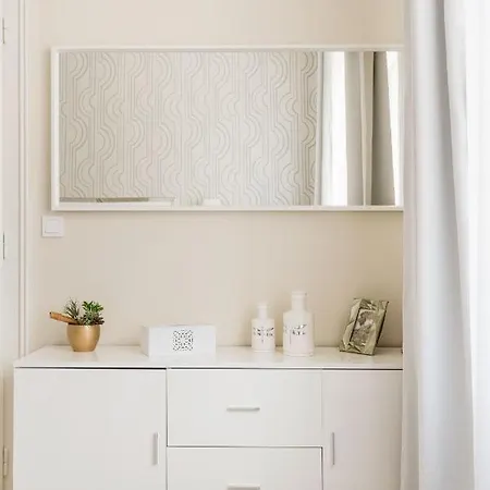 De Luxe 1-bedroom, 2-bathroom In The Center 아파트