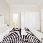 Apartment De Luxe 1-bedroom, 2-bathroom In The Center *