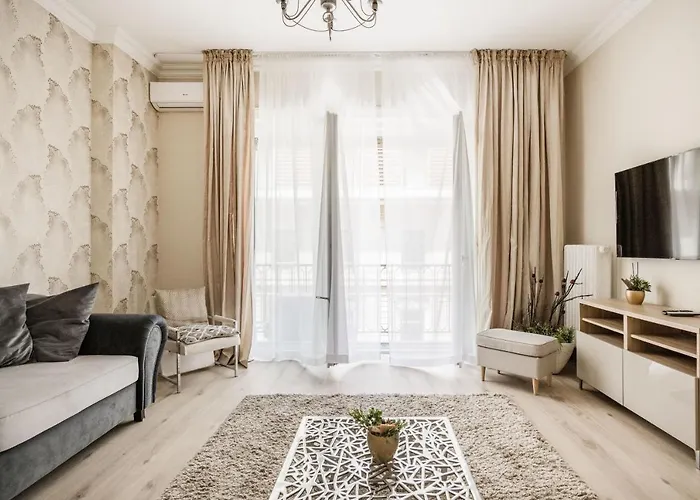 De Luxe 1-bedroom, 2-bathroom In The Center *