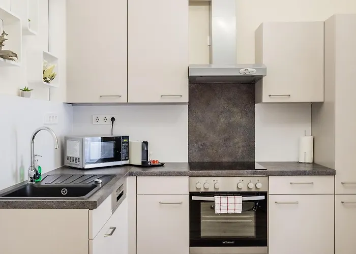 De Luxe 1-bedroom, 2-bathroom In The Center * Budapest