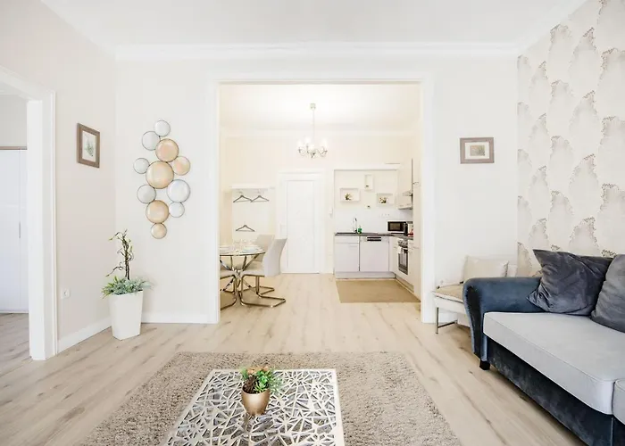 De Luxe 1-bedroom, 2-bathroom In The Center Budapest