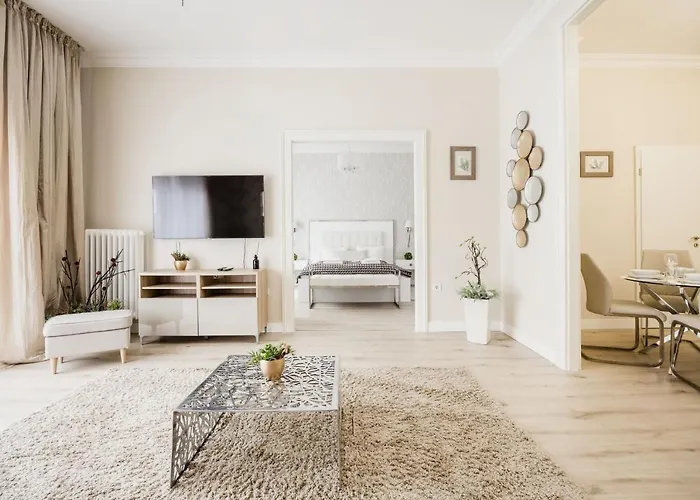 De Luxe 1-bedroom, 2-bathroom In The Center Apartman Budapest